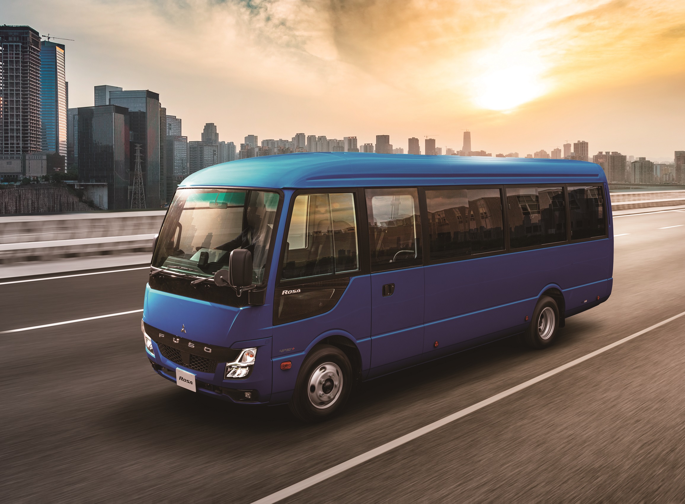 Mitsubishi Fuso launches the updated light-duty Rosa bus | Mitsubishi ...