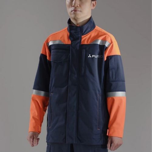 ミドリ安全・日本ゴアと 世界初・EV対応業務専用の作業服を共同開発