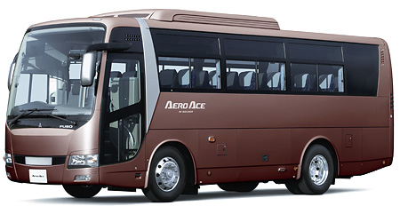 大型観光バス　新型「エアロエース ショートタイプMM」（撮影用特別仕様車）