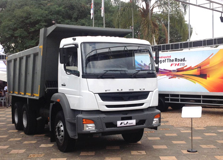 ケニア市場に投入した、大型トラック「FJ」